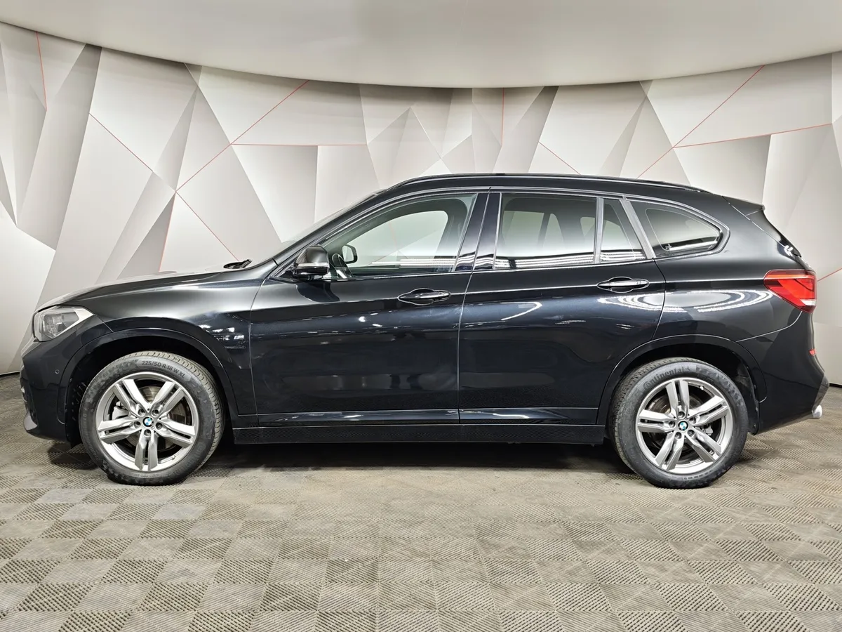 BMW X1 20i xDrive Steptronic AT (192 л.с.) M Sport Черный в АВИЛОН. Слайд №5