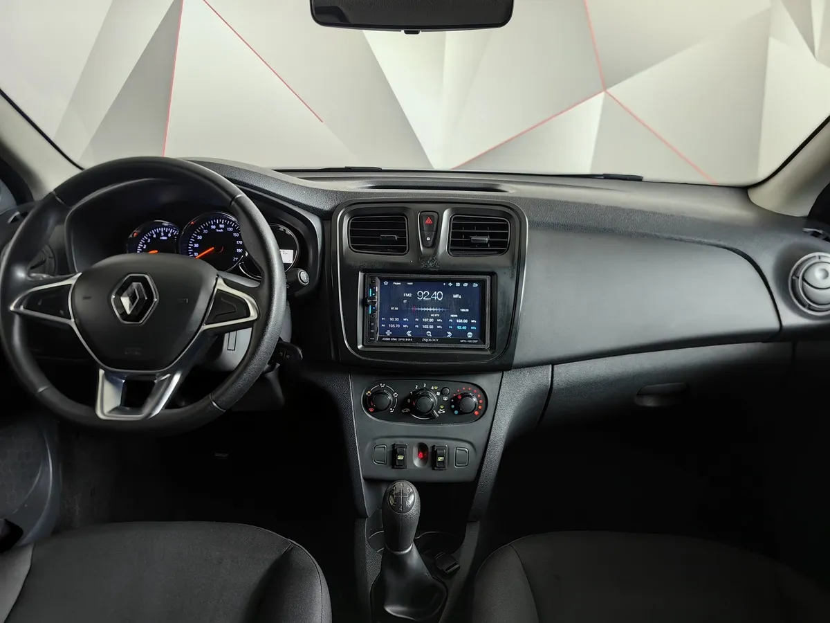 Renault Sandero 1.6 MT (82 л.с.) Confort Белый в АВИЛОН. Слайд №14