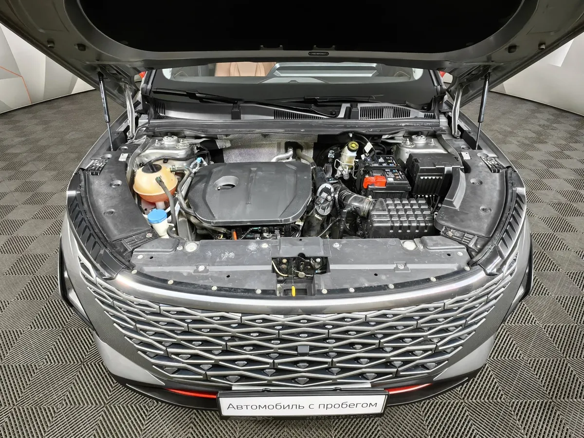 Omoda C5 1.5T CVT (147 л.с.) Ultimate (двухцветный, красные элементы экстерьера) Черный в АВИЛОН. Слайд №11