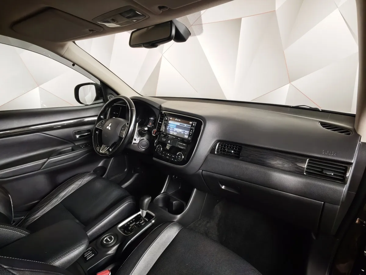 Mitsubishi Outlander 2.4 CVT 4WD (167 л.с.) Коричневый в АВИЛОН. Слайд №11