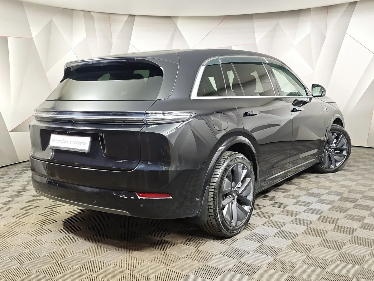 Li Auto L7 1.5 AT 4WD (449 л.с.) Ultra Черный в АВИЛОН. Слайд №2