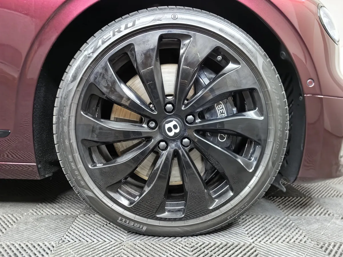 Bentley Flying Spur 6.0 W12 AWD AT (635 л.с.) Красный в АВИЛОН. Слайд №9