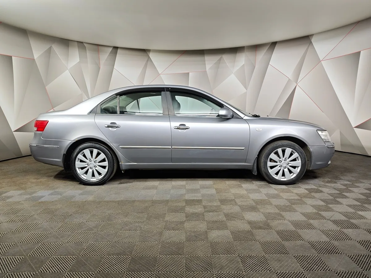 Hyundai Sonata 2.4 AT (174 л.с.) Серый в АВИЛОН. Слайд №6