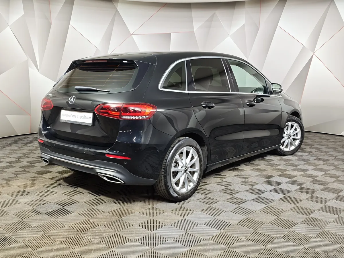 Mercedes-Benz B-Класс B 200 7-G DCT (150 л.с.) Progressive Черный в АВИЛОН. Слайд №2