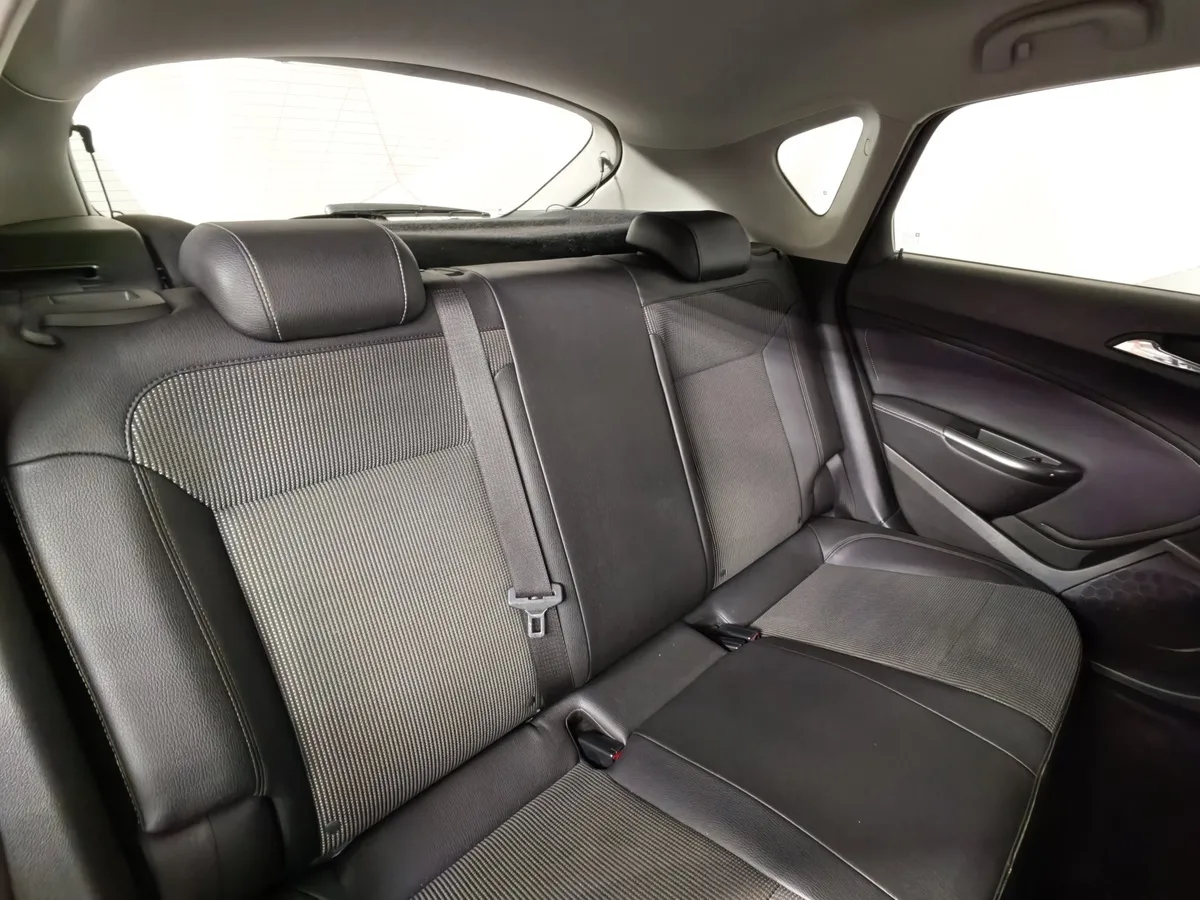 Opel Astra 1.6 AT (115 л.с.) Белый в АВИЛОН. Слайд №16