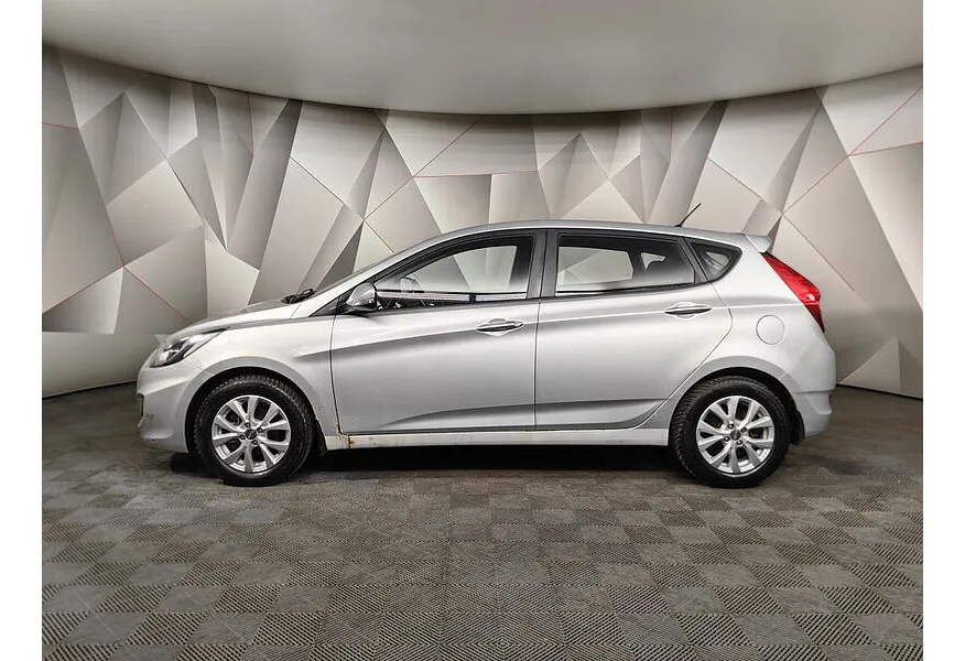 Hyundai Solaris 1.6 AT (123 л.с.) Active Серебристый в АВИЛОН. Слайд №5