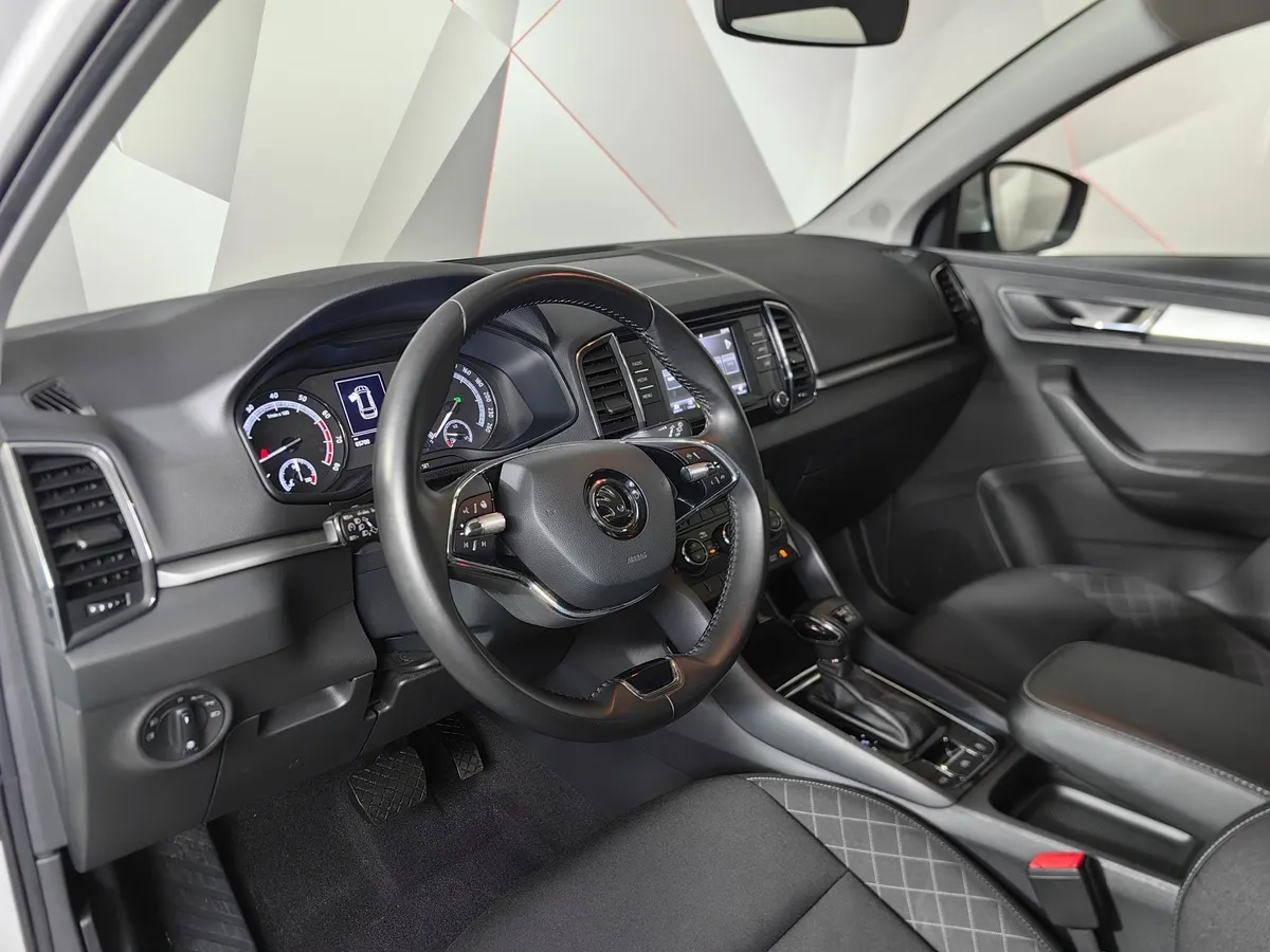 Skoda Karoq 1.4 AMT AWD (150 л.с.) Ambition Белый в АВИЛОН. Слайд №19