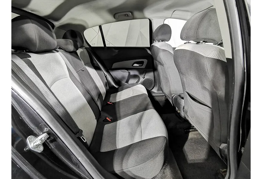 Chevrolet Cruze 1.6 MT (109 л.с.) Черный в АВИЛОН. Слайд №16