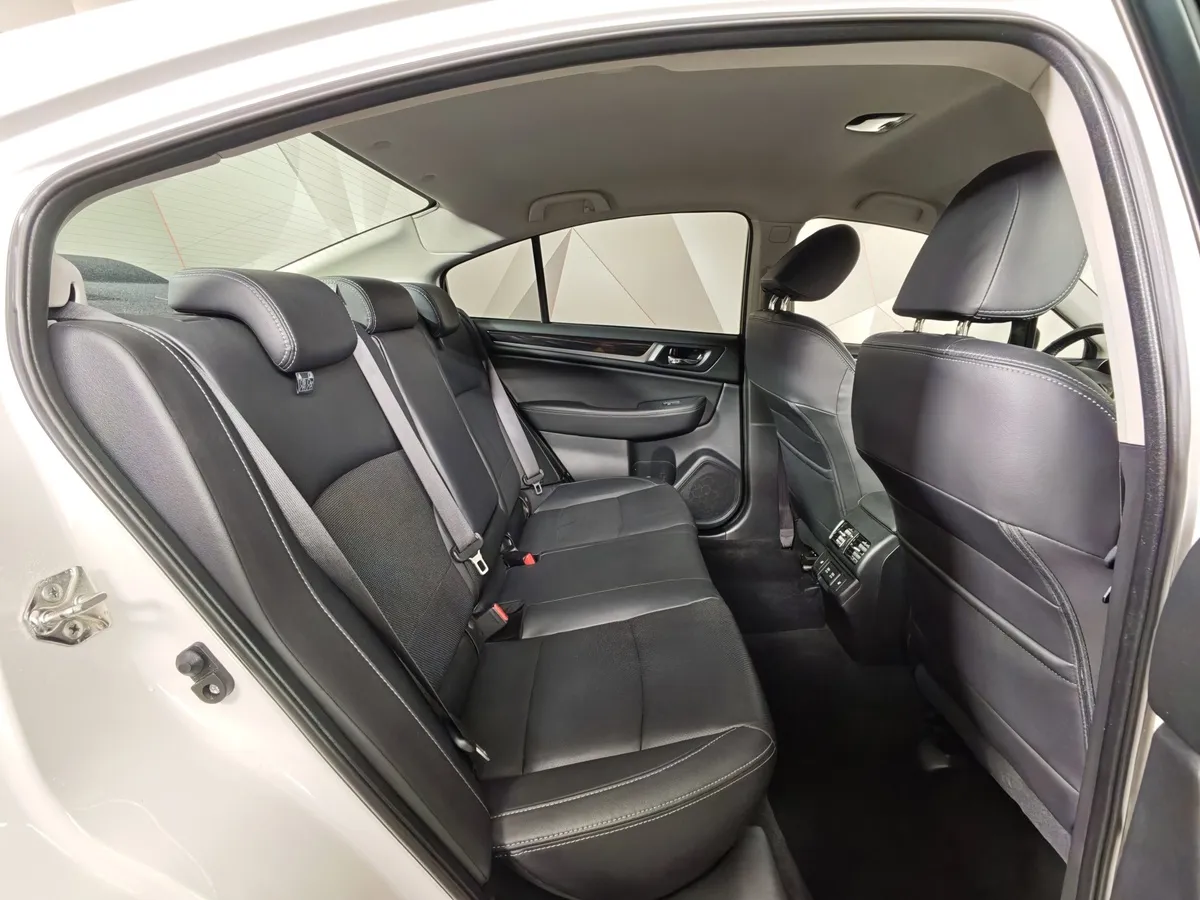 Subaru Legacy 2.5 CVT AWD (175 л.с.) Белый в АВИЛОН. Слайд №16