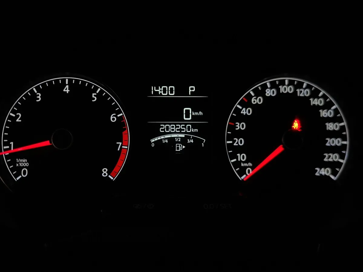 Volkswagen Polo 1.6 MPI AT (110 л.с.) Exclusive Черный в АВИЛОН. Слайд №18