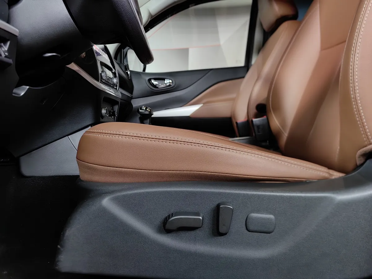 Dongfeng DF6 2.3d AT AWD (163 л.с.) Luxury Черный в АВИЛОН. Слайд №21