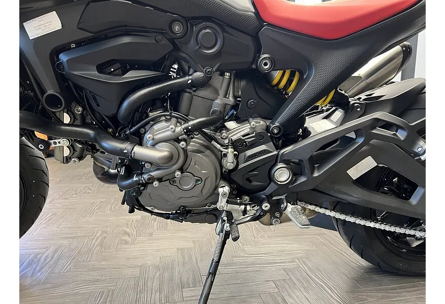 Ducati Monster 937 937 см³ (111 л.с.) (111) 937 Белый в АВИЛОН. Слайд №7