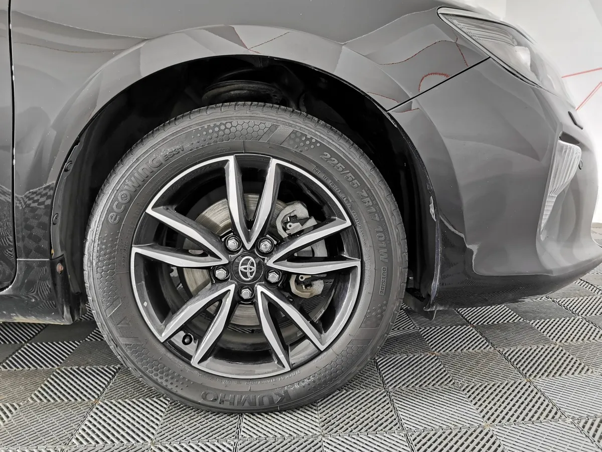 Toyota Camry 2.5 AT (181 л.с.) Стандарт Черный в АВИЛОН. Слайд №9