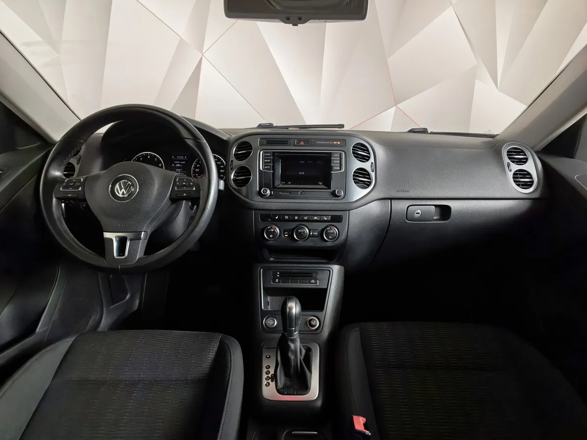 Volkswagen Tiguan 2.0 TSI 4Motion AT (180 л.с.) Sport&Style Белый в АВИЛОН. Слайд №14