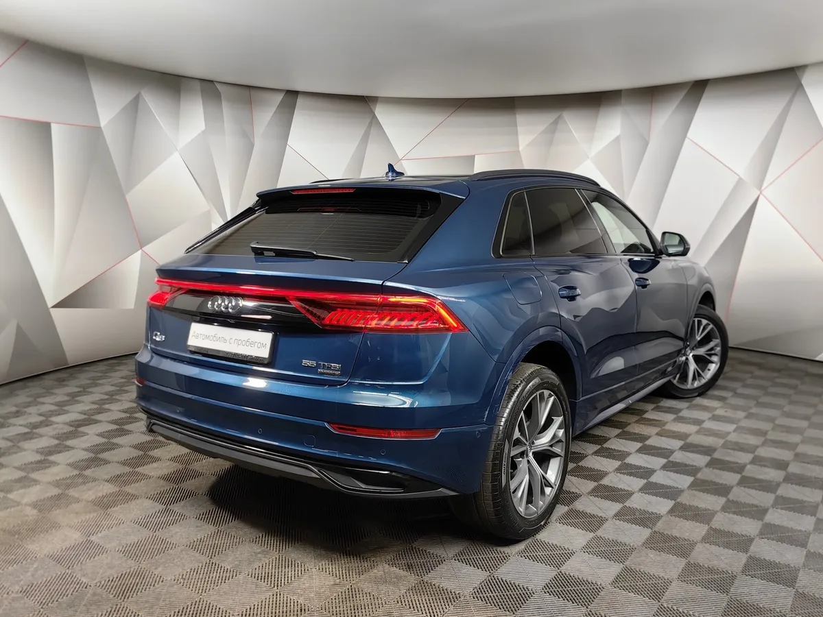 Audi Q8 55 TFSI Tiptronic quattro (340 л.с.) Синий в АВИЛОН. Слайд №2