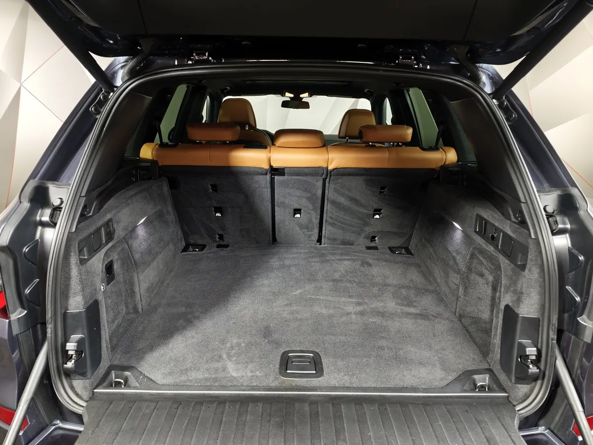 BMW X5 xDrive40i Steptronic (340 л.с.) Серый в АВИЛОН. Слайд №9