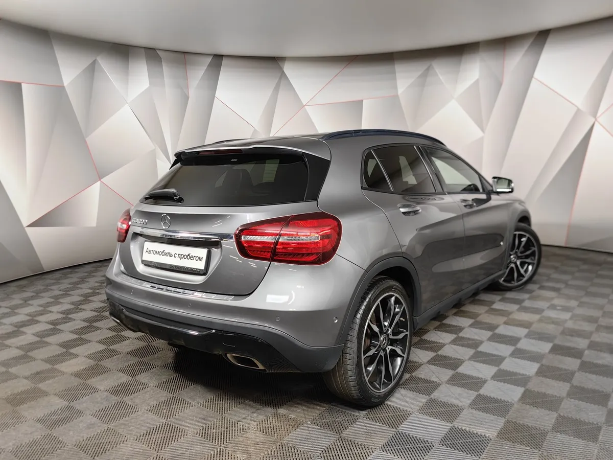 Mercedes-Benz GLA 200 7G-DCT (150 л.с.) Особая серия Серый в АВИЛОН. Слайд №2