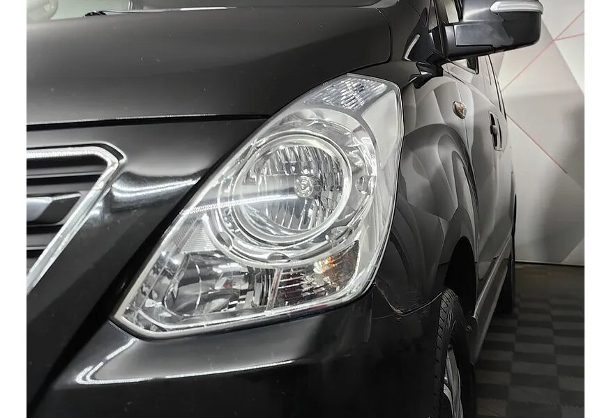 Hyundai Grand Starex 2.5d AT 4WD (145 л.с.) Серый в АВИЛОН. Слайд №10