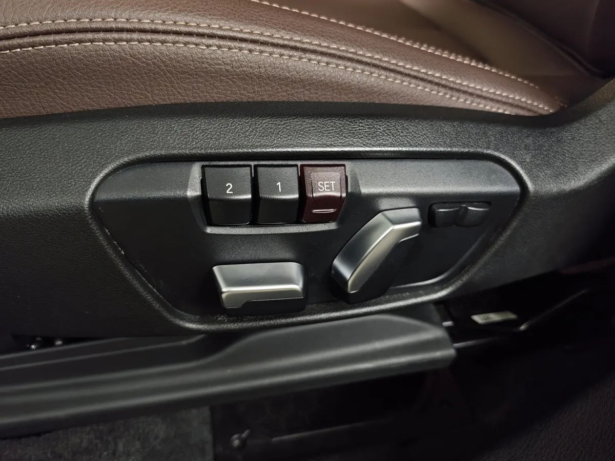 BMW X1 25i xDrive AT (231 л.с.) Коричневый в АВИЛОН. Слайд №17