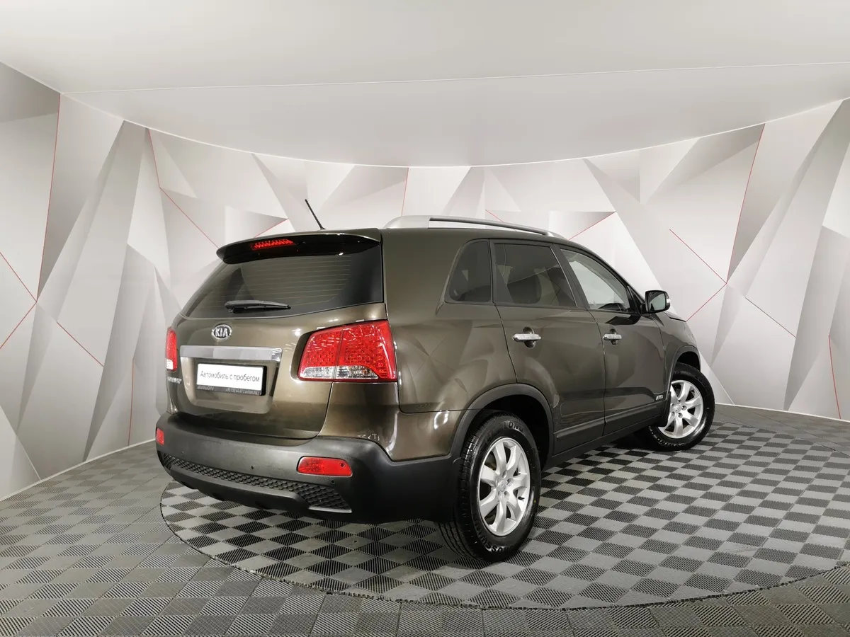 Kia Sorento 2.4 AT 4WD (175 л.с.) Comfort Коричневый в АВИЛОН. Слайд №2