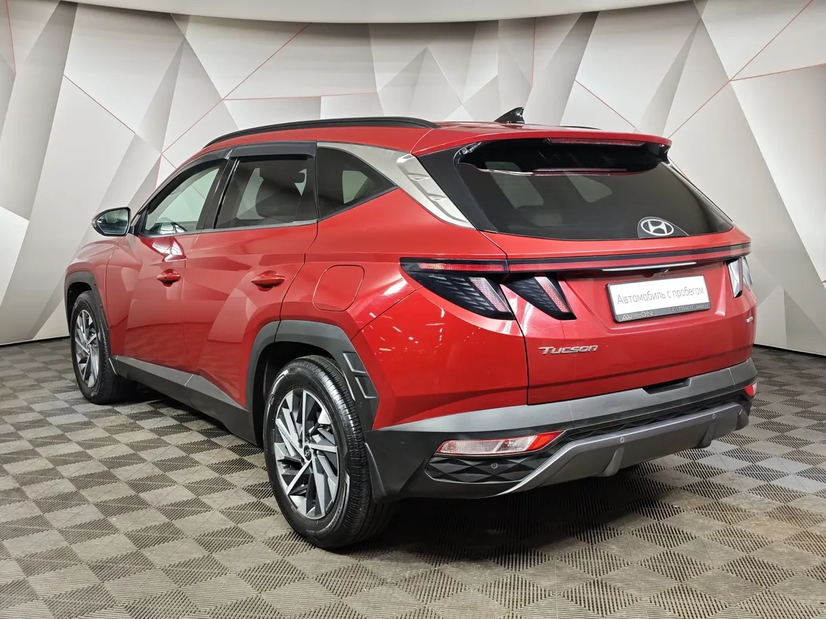 Hyundai Tucson 2.0 AT 4WD (142 л.с.) Красный в АВИЛОН. Слайд №4