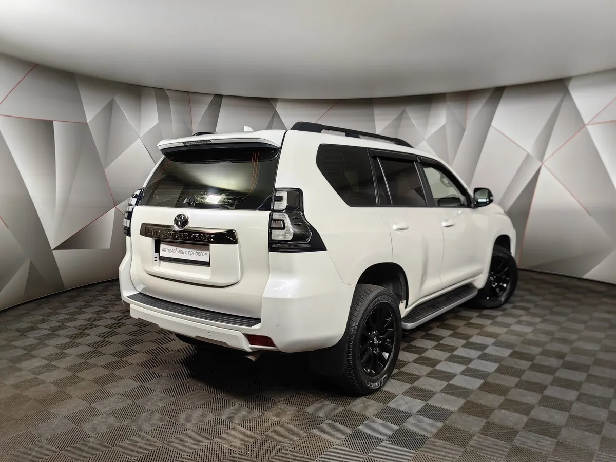 Toyota Land Cruiser Prado 2.8D AT AWD (200 л.с.) Black Vision в АВИЛОН. Слайд №2