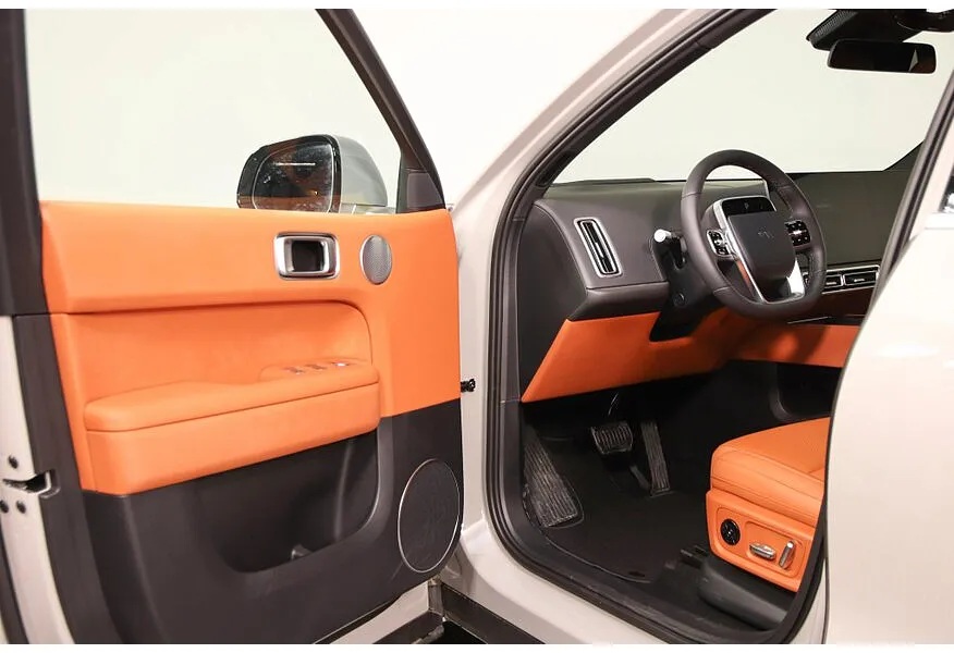 Li Auto L6 1.5 AT 4WD (150 л.с.) Pro Серый в АВИЛОН. Слайд №8