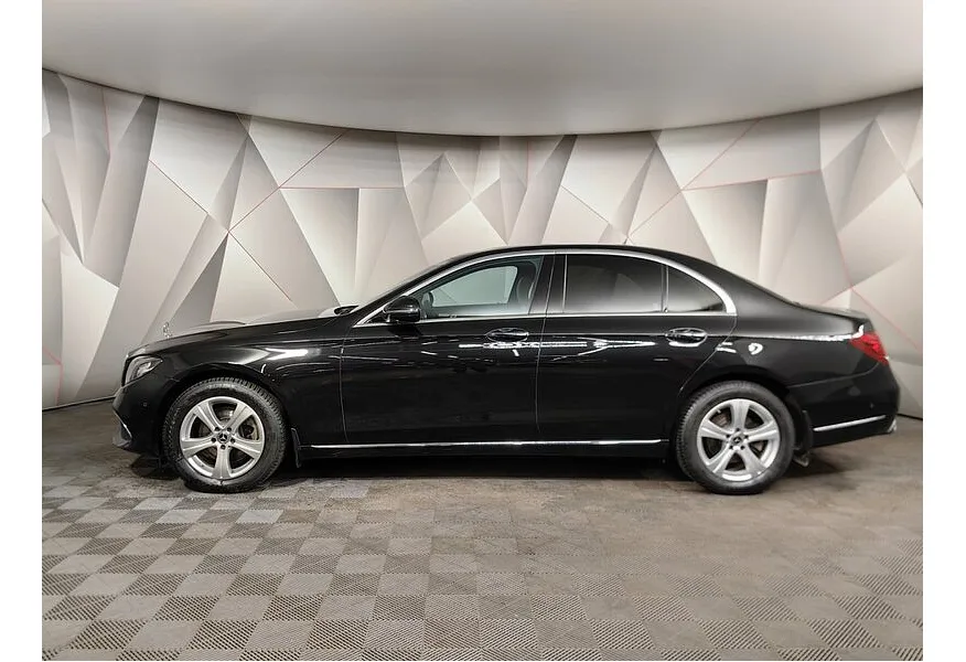 Mercedes-Benz E-Класс E 200 4MATIC 9G-TRONIC (184 л.с.) Exclusive Черный в АВИЛОН. Слайд №5