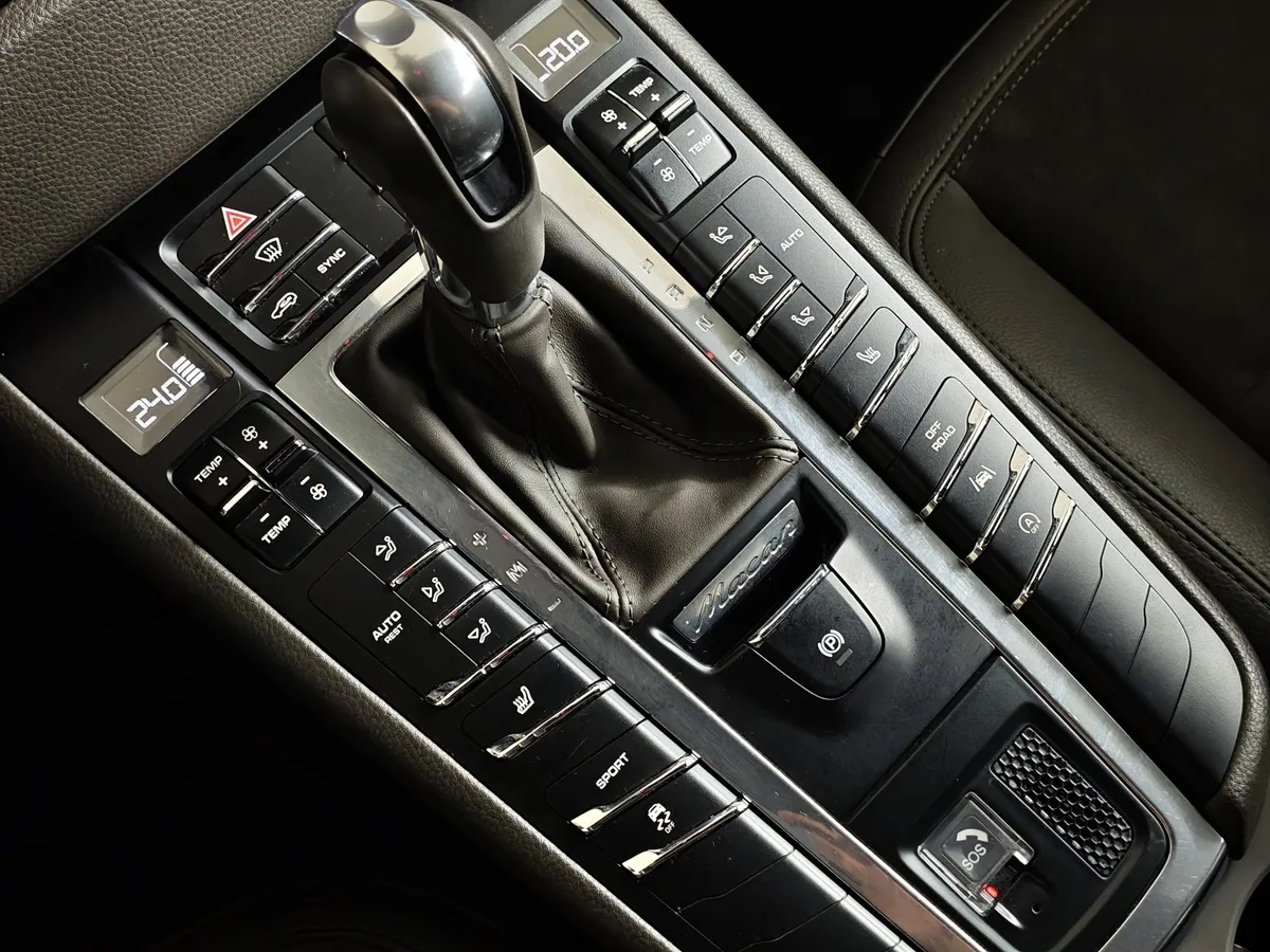 Porsche Macan 2.0 PDK AWD (252 л.с.) Белый в АВИЛОН. Слайд №21