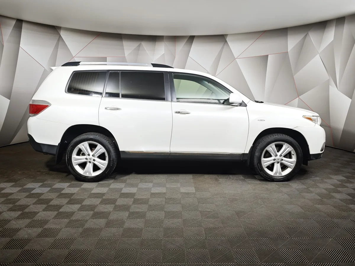 Toyota Highlander 3.5 AT 4WD (273 л.с.) Комфорт Белый в АВИЛОН. Слайд №6