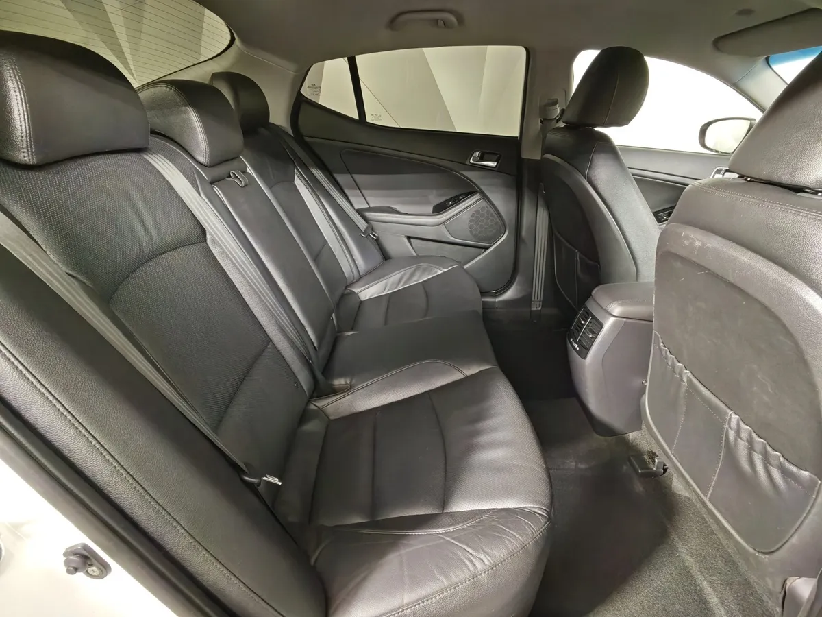 Kia Optima 2.4 AT (180 л.с.) Comfort Белый в АВИЛОН. Слайд №16