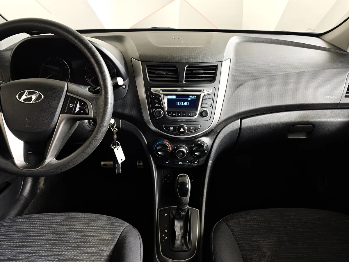 Hyundai Solaris 1.6 AT (123 л.с.) Comfort Черный в АВИЛОН. Слайд №12