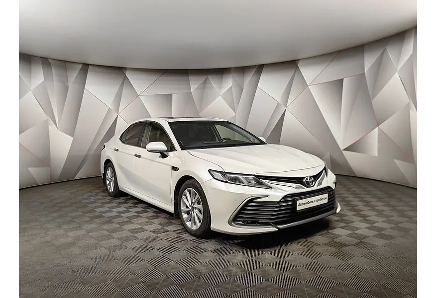 Toyota Camry 2.5 AT (206 л.с.) Ultimate Белый в АВИЛОН. Слайд №3