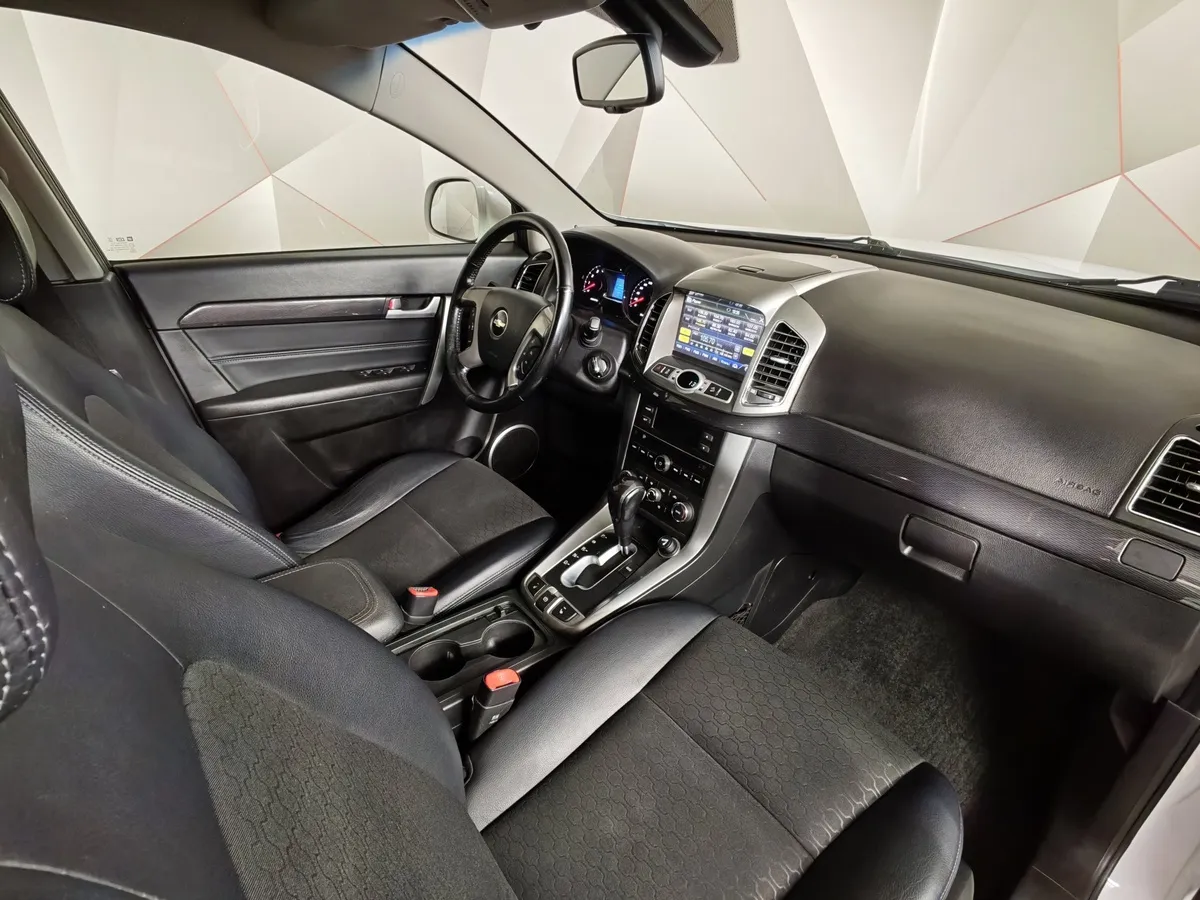 Chevrolet Captiva 2.4 AT (5 мест) (167 л.с.) LT Белый в АВИЛОН. Слайд №13