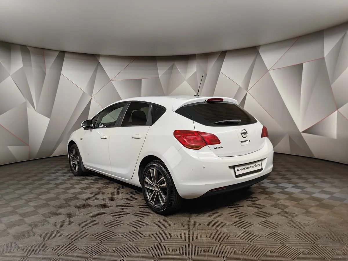 Opel Astra 1.6 MT (115 л.с.) Белый в АВИЛОН. Слайд №4