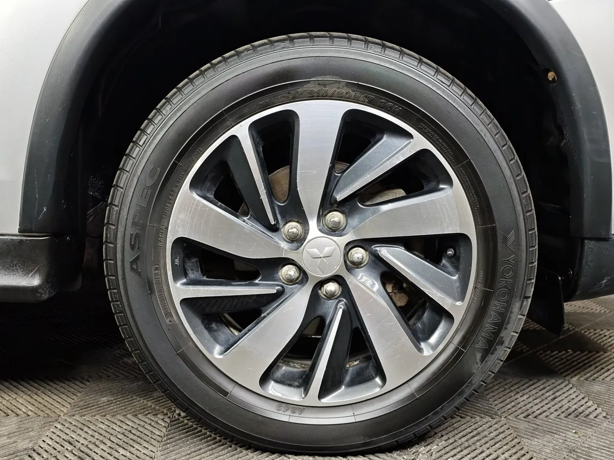 Mitsubishi ASX 2.0 CVT 4WD (150 л.с.) Серебристый в АВИЛОН. Слайд №9