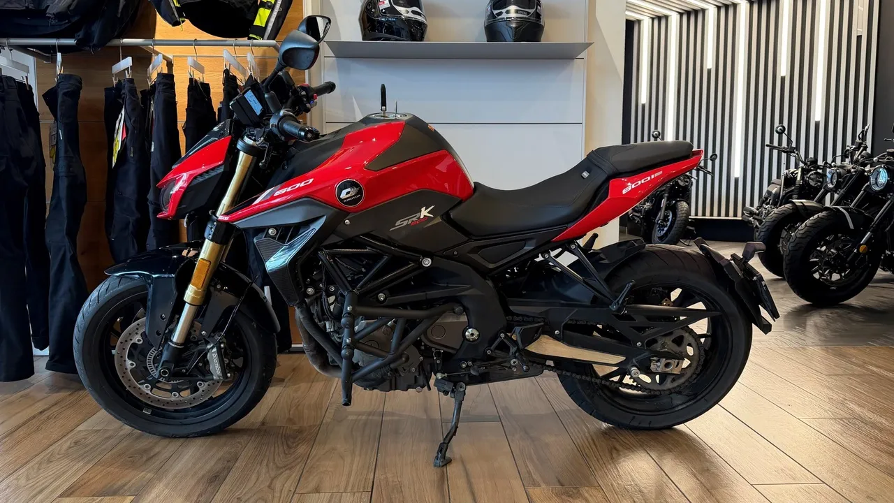 QJMOTOR SRK 600 600 см³ (82 л.с.) (82) 600 Красный в АВИЛОН. Слайд №3