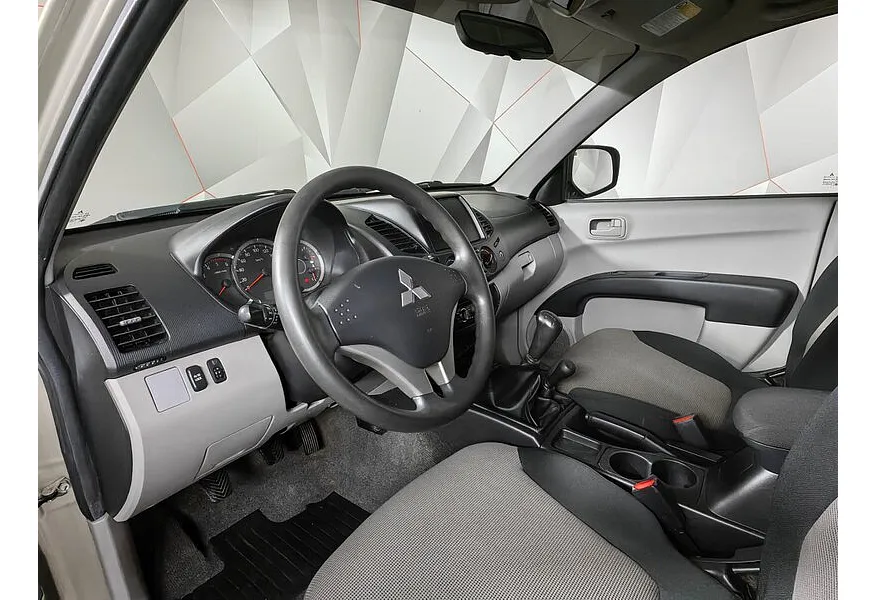 АВИЛОН - Mitsubishi L200 2.5 DI-D MT 4WD (136 л.с.) Бежевый - slide 13