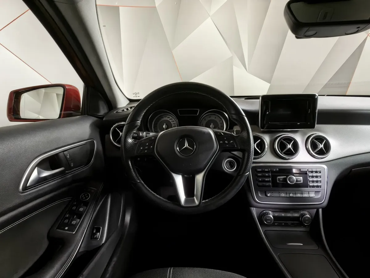 Mercedes-Benz GLA 200 7G-DCT (150 л.с.) Особая серия Красный в АВИЛОН. Слайд №20