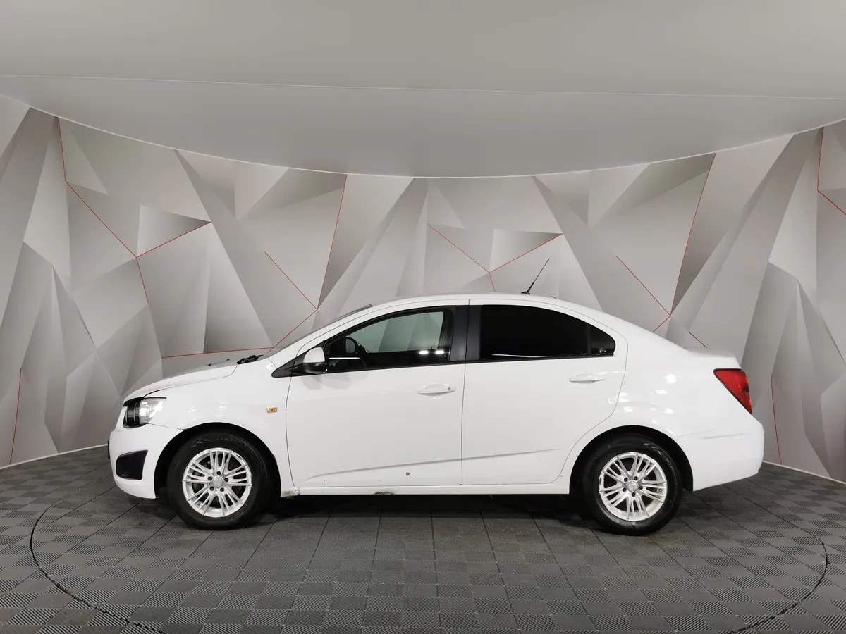 Chevrolet Aveo 1.6 AT (115 л.с.) Белый в АВИЛОН. Слайд №5