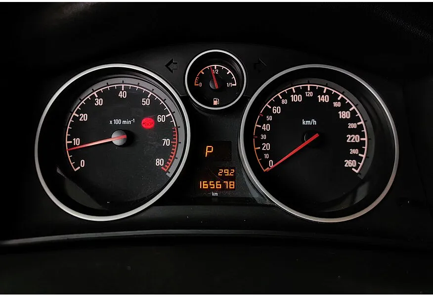 Opel Astra 1.8 AT (140 л.с.) base Серебристый в АВИЛОН. Слайд №16