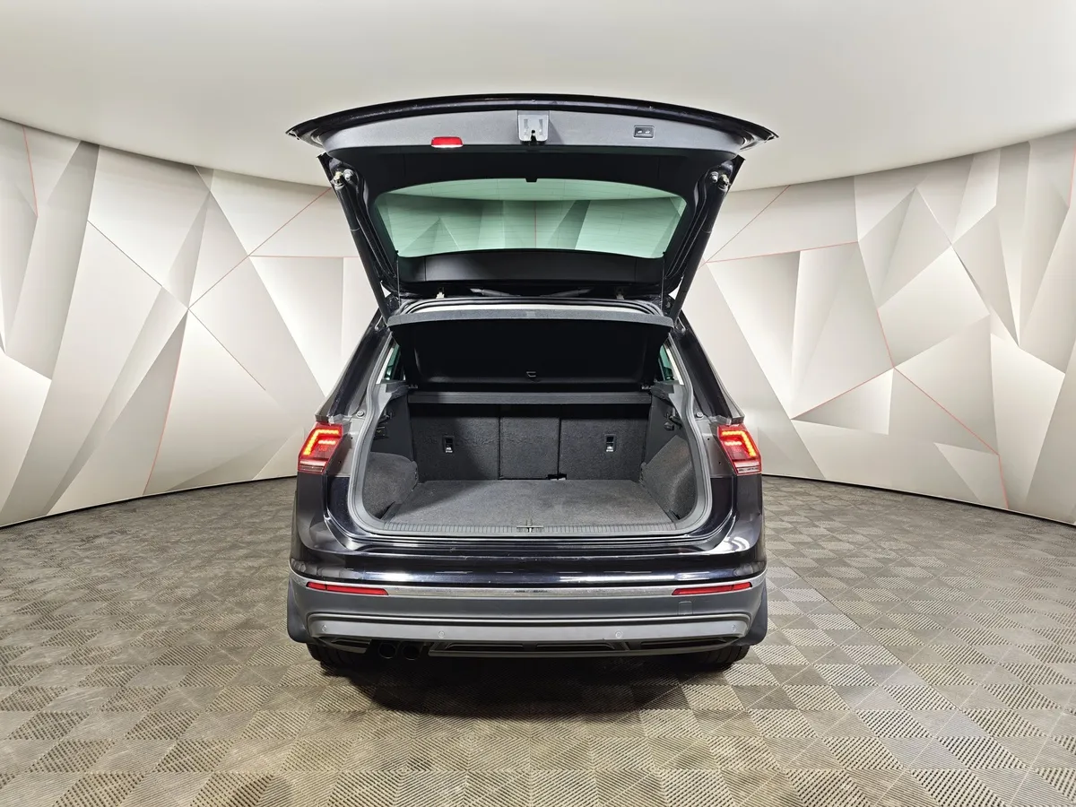 Volkswagen Tiguan 2.0 TSI 4Motion AT (180 л.с.) Exclusive Черный в АВИЛОН. Слайд №12