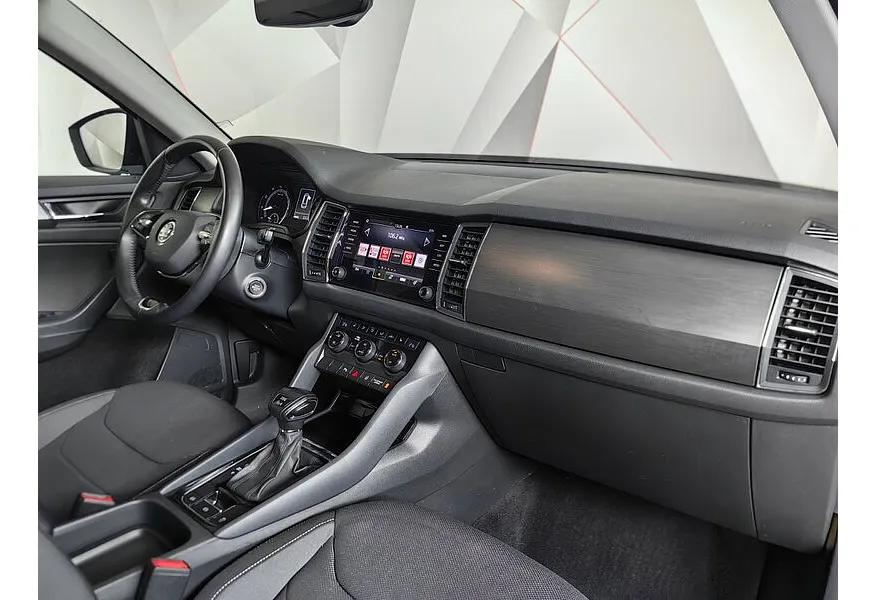Skoda Kodiaq 2.0 TSI DSG 4X4 (180 л.с.) Черный в АВИЛОН. Слайд №13