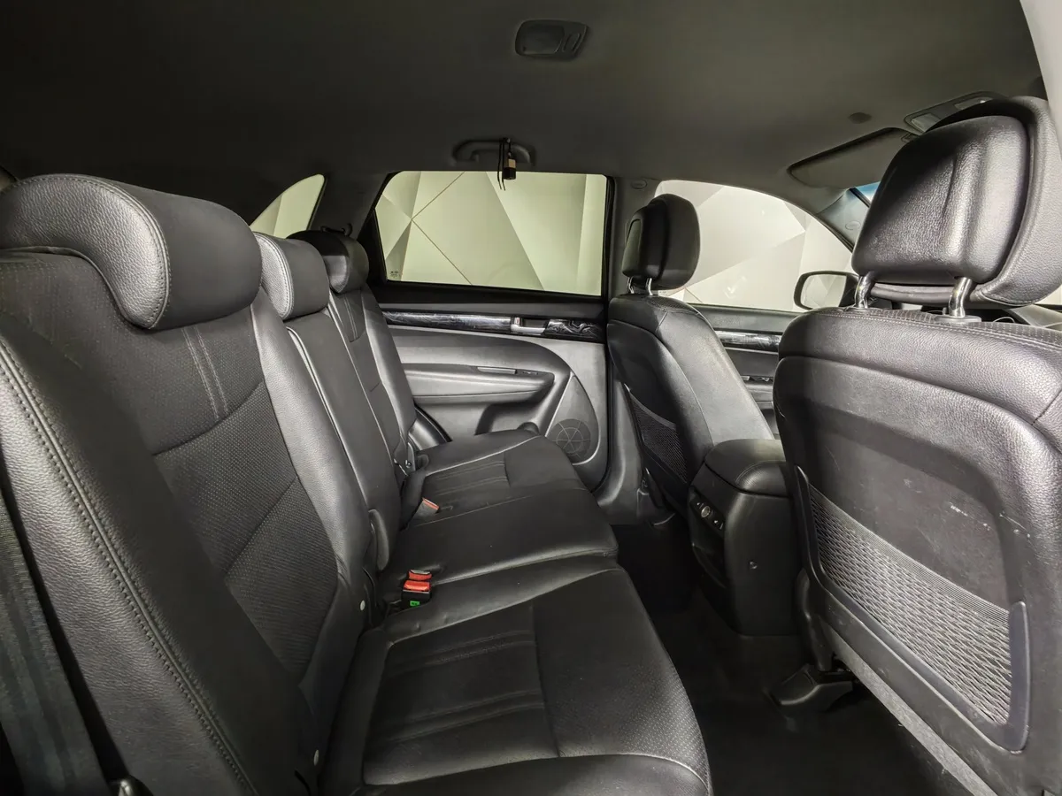 Kia Sorento 2.4 AT 4WD (175 л.с.) Черный в АВИЛОН. Слайд №16