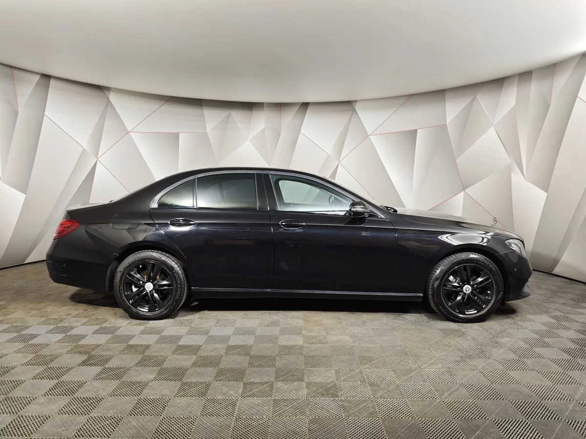 Mercedes-Benz E-Класс E 200 9G-TRONIC (197 л.с.) Черный в АВИЛОН. Слайд №6