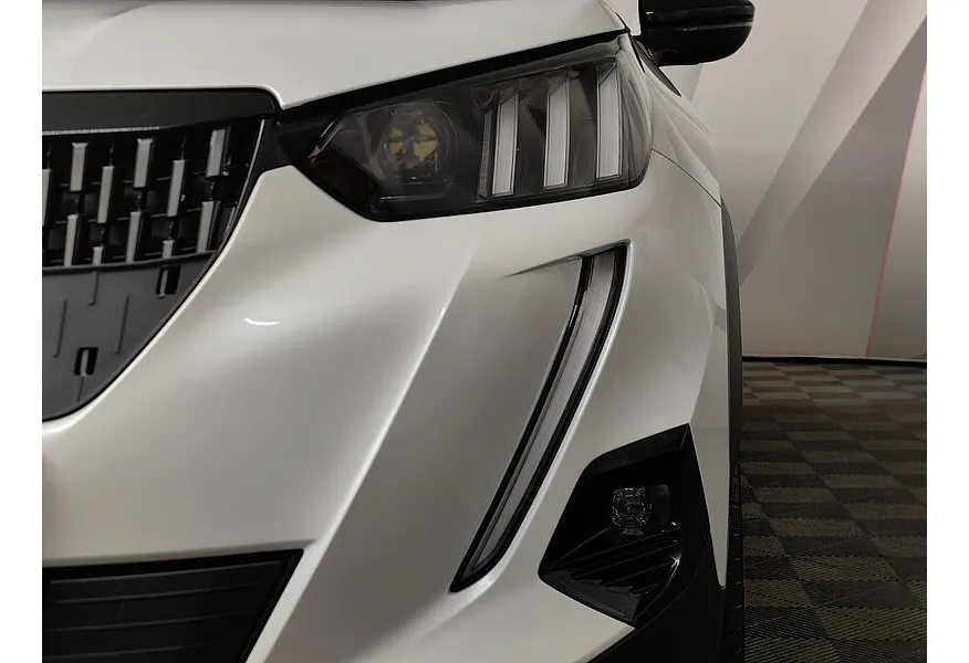 Peugeot 2008 1.2 AT (130 л.с.) GT Line Белый в АВИЛОН. Слайд №10