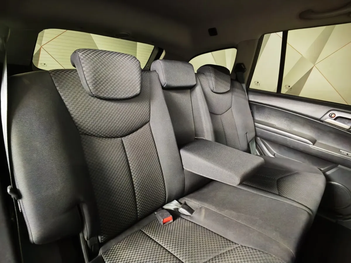 SsangYong Kyron 2.3 MT 4WD (150 л.с.) Черный в АВИЛОН. Слайд №15