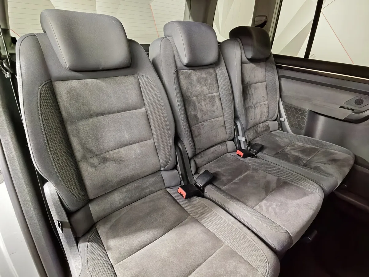 Volkswagen Touran 2.0 TDI DSG (110 л.с.) Highline Серебристый в АВИЛОН. Слайд №15