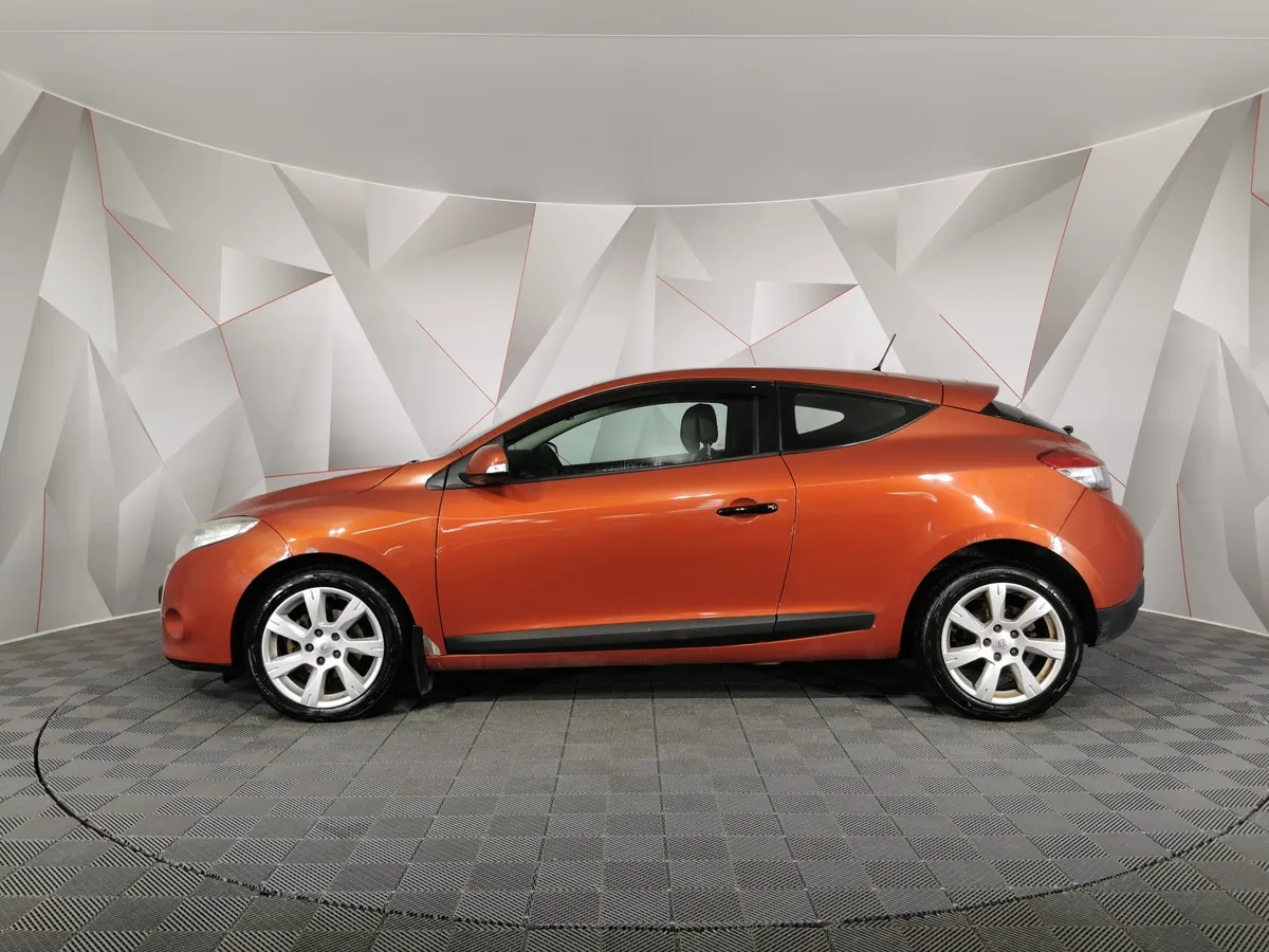 Renault Megane 2.0 CVT (138 л.с.) Оранжевый в АВИЛОН. Слайд №5
