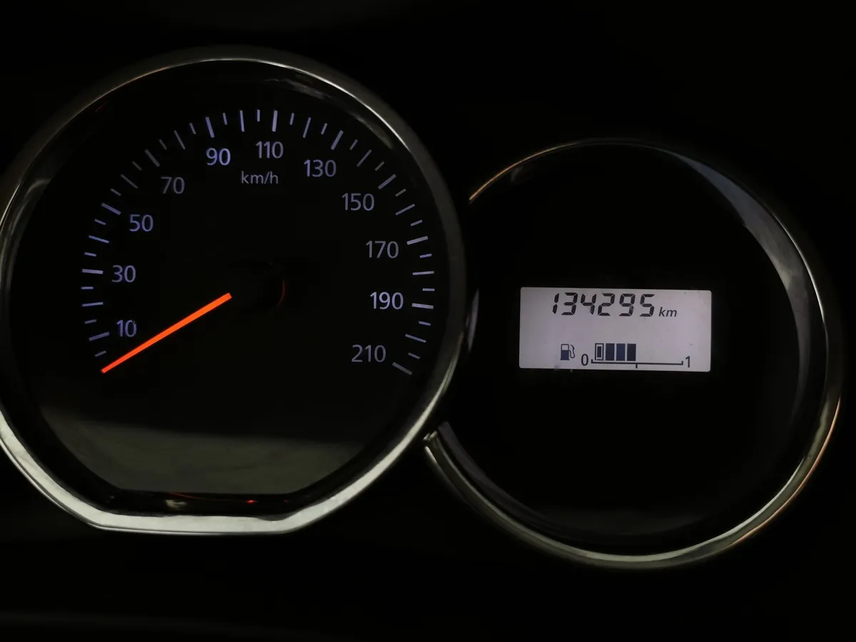 Renault Logan 1.6 MT (82 л.с.) Черный в АВИЛОН. Слайд №17